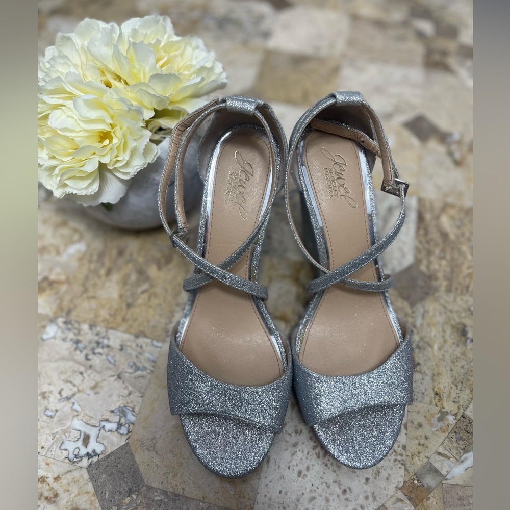 Jewel Bagley Mischka silver glitter wedges - Picture 4 of 11